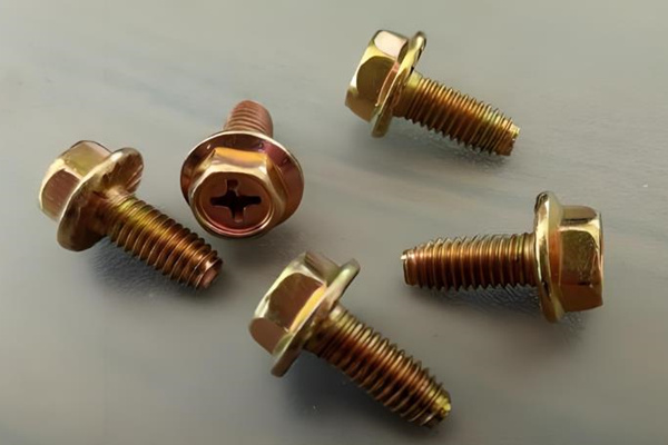 三角螺釘沒工具怎么拆？掌握這幾個妙招！